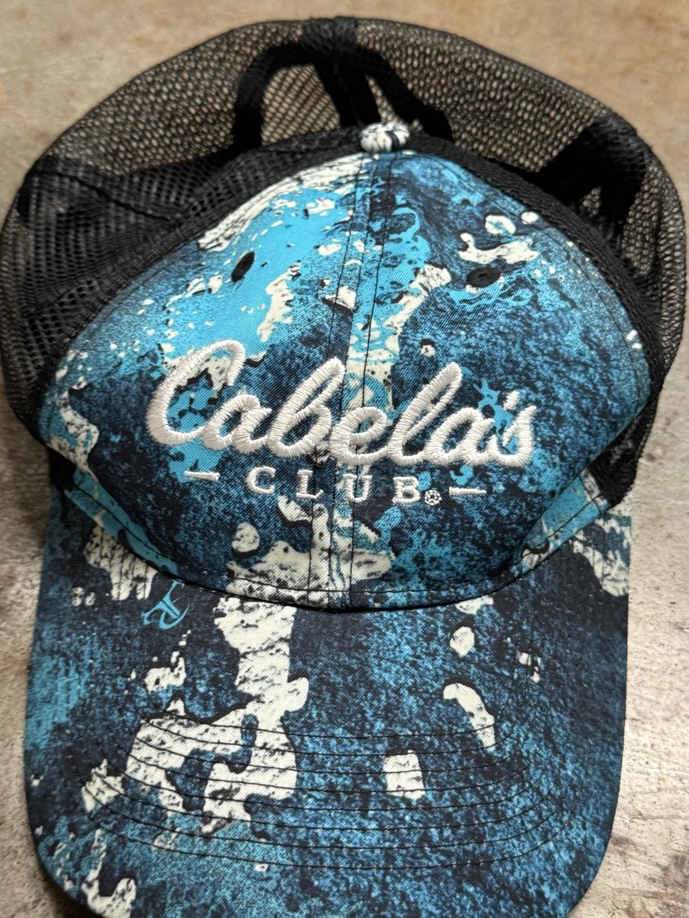 Cabela's Hunting Fishing Blue and Black Ventilated Mesh Men’s Cap Hat